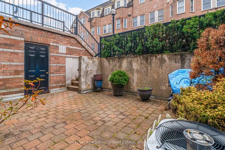 Property Photo: 760 Lawrence Avenue W 137 ON M6A 3E7