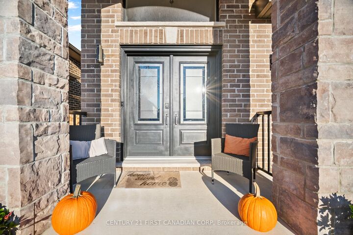 Property Photo:  1804 Brown Drive  ON N6G 0M4 