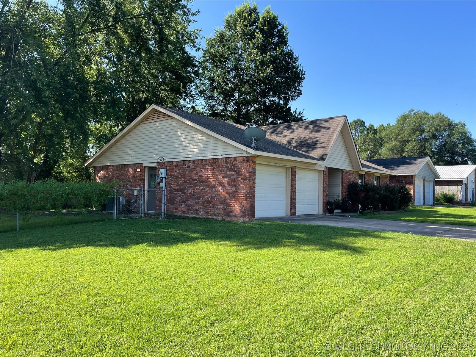 Property Photo: 628 Queens Road OK 74403