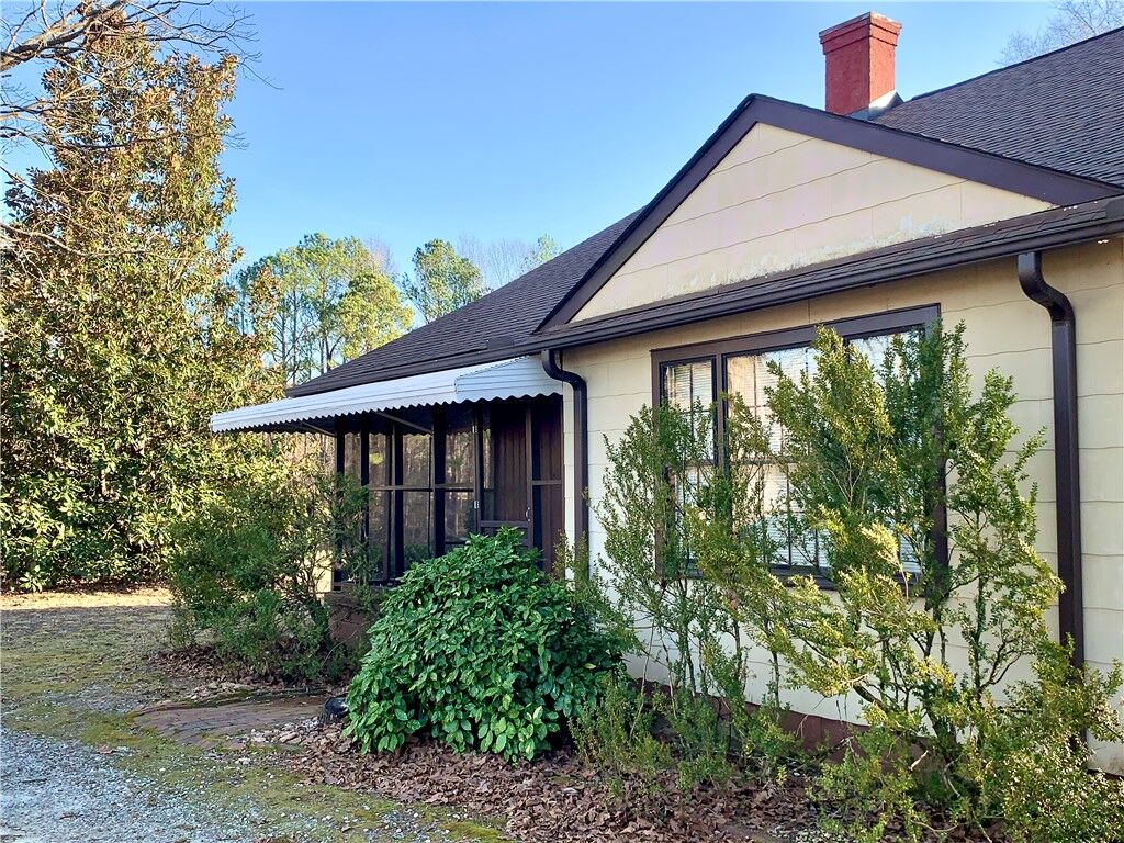 Property Photo: 245 Cromer Road SC 29697