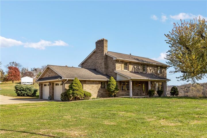 Property Photo:  1401 Main St  PA 15314 