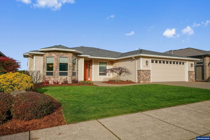 Property Photo:  2049 Limestone Av SE  OR 97306 