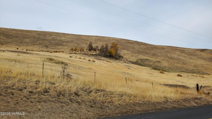 Property Photo:  Nka Elk Ridge Ln /Wenas Rd Ave  WA 98942 