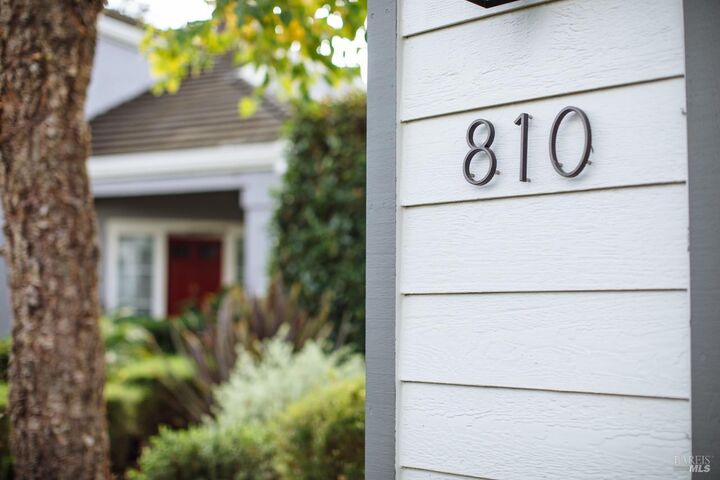 Property Photo: 810 Wine Court CA 94954