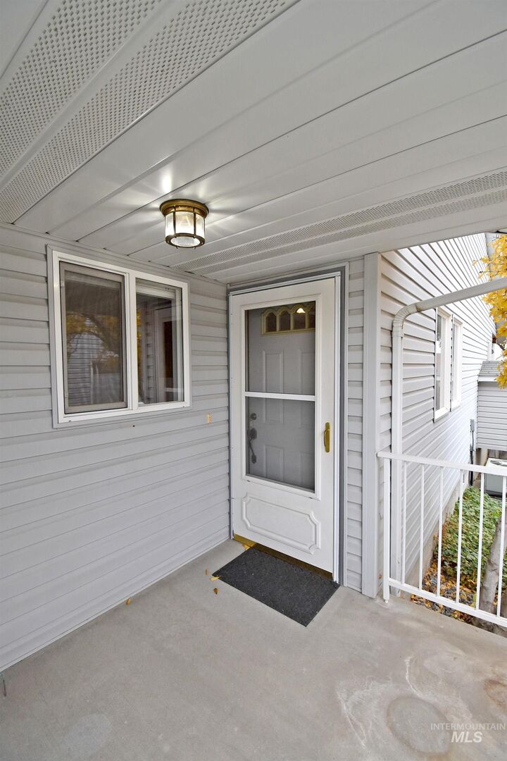 Property Photo:  929 Cypress Court #B  ID 83501 