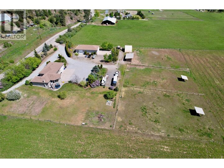 Photo de la propriété:  4767 Grandview Flats N Road  BC V4Y 0P8 