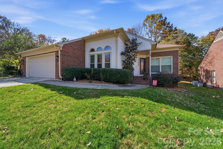 Property Photo: 5204 Tedorill Lane NC 28226