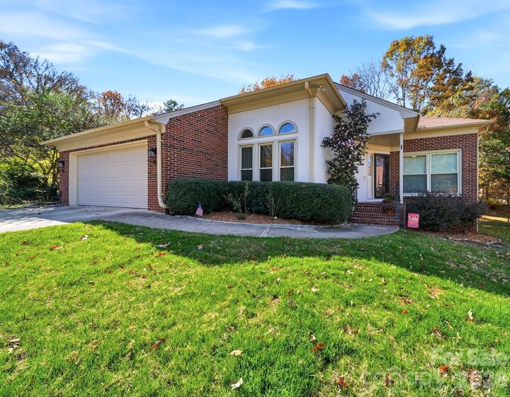 Property Photo:  5204 Tedorill Lane  NC 28226 