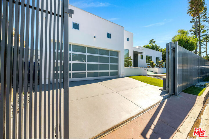 Property Photo:  16457 Westfall Pl  CA 91436 