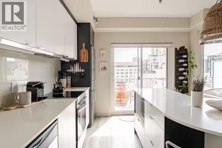 Property Photo: 1350 St Paul Street 512 BC V1Y 2E1