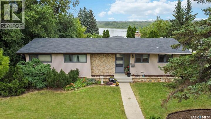 1908 Pembina Avenue  Saskatoon SK S7K 1C3 photo