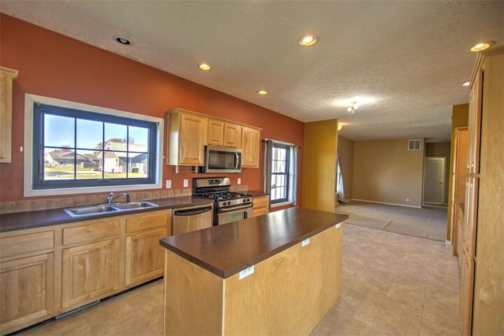 Property Photo: 424 E Kennedy Street IL 61756