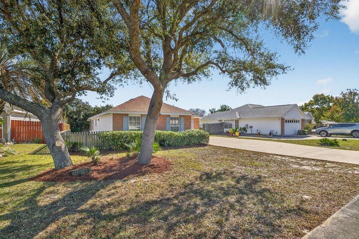 Property Photo: 6463 Sailport Cove FL 32563