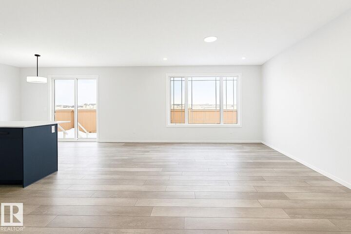 Photo de la propriété:  20418 16A Avenue NW  AB T6W 1R7 