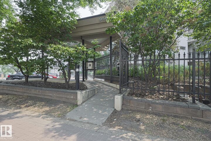 9507 101 Avenue NW 113  Edmonton AB T5H 4R1 photo