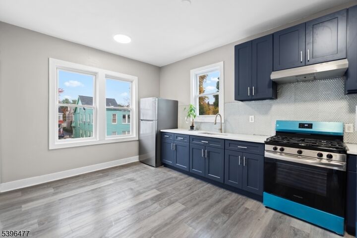 Property Photo:  337 Leslie St Unit 2  NJ 07112 