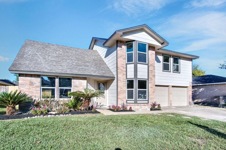 Property Photo: 7511 Weatherhill Lane TX 77041