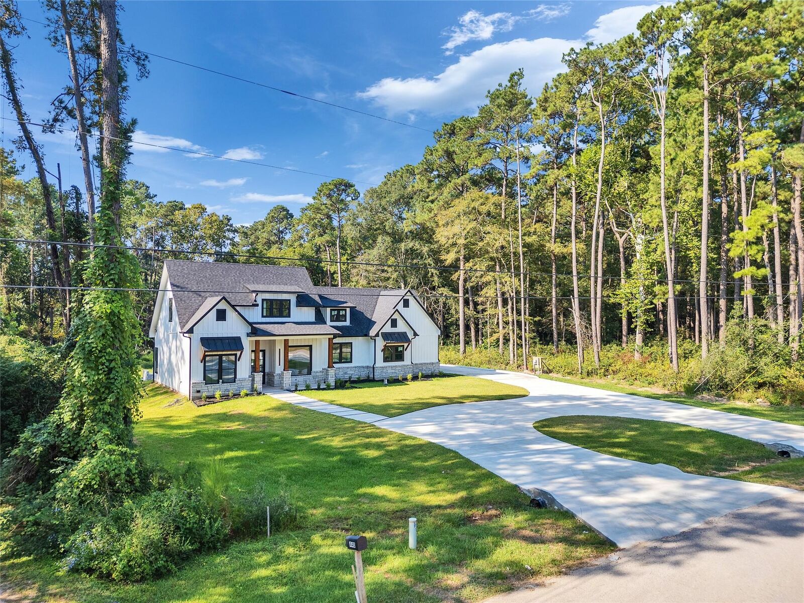 Property Photo: 451 Pelican Street TX 77355