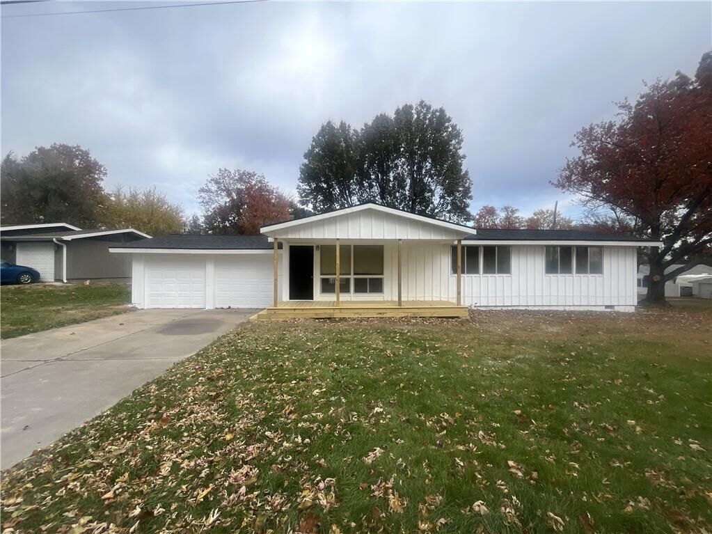 Property Photo:  93 11th Street  MO 64601 