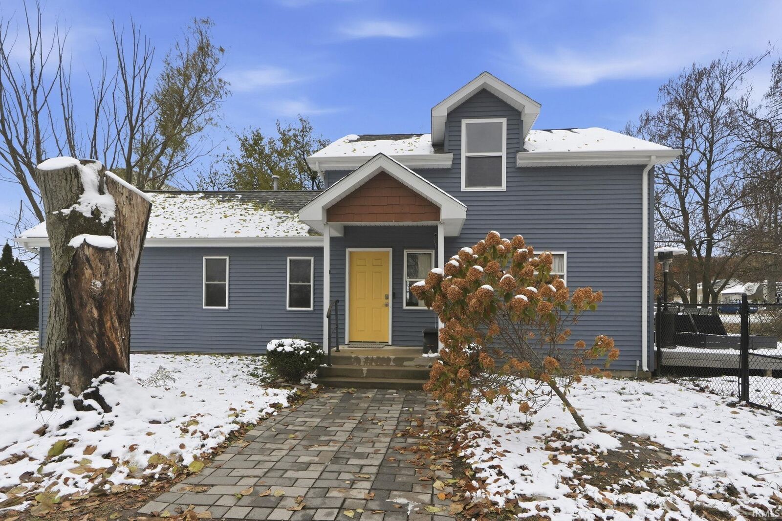 Property Photo: 3302 McArthur Drive IN 46809