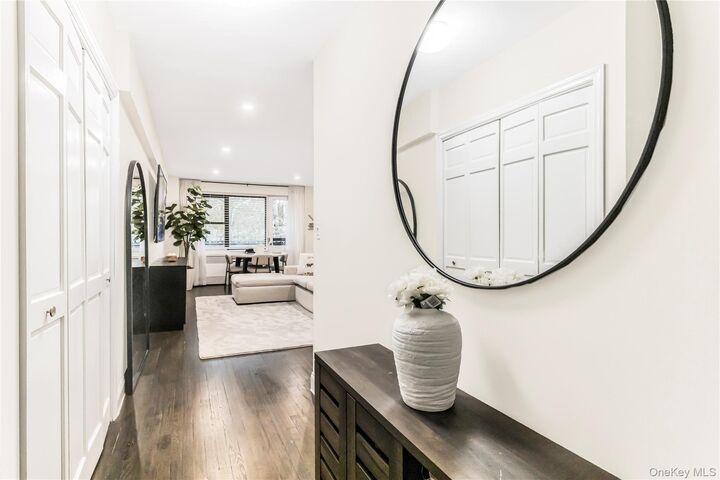 Property Photo:  640 Pelham Road 3F  NY 10805 