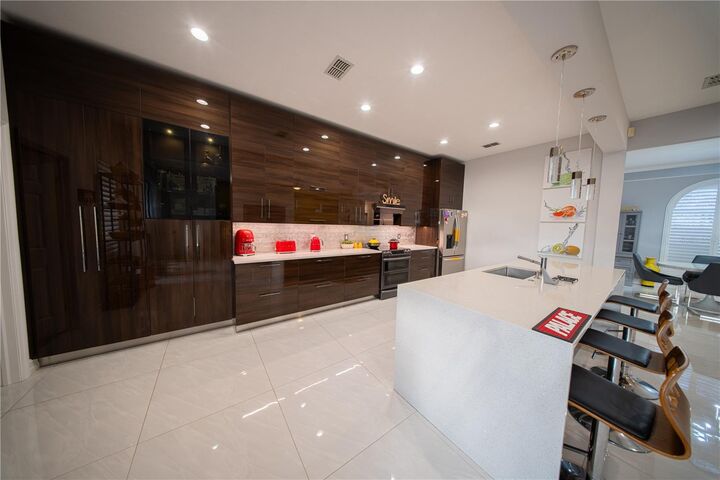 Property Photo: 1369 Glenwick Drive FL 34786