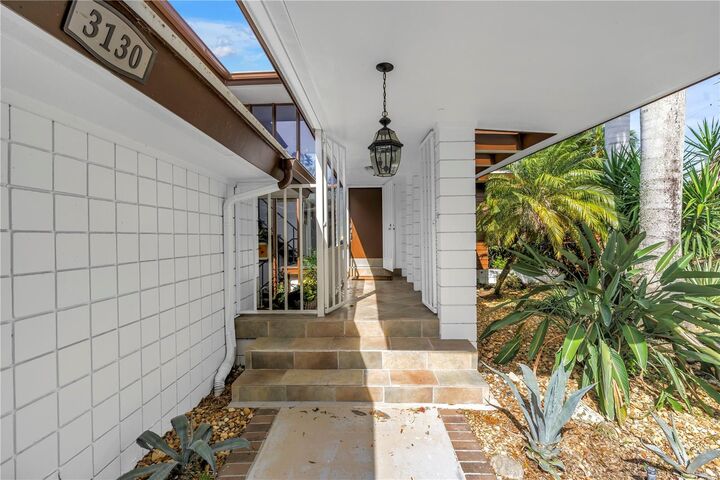 Property Photo:  3130 Walnut Street NE  FL 33704 