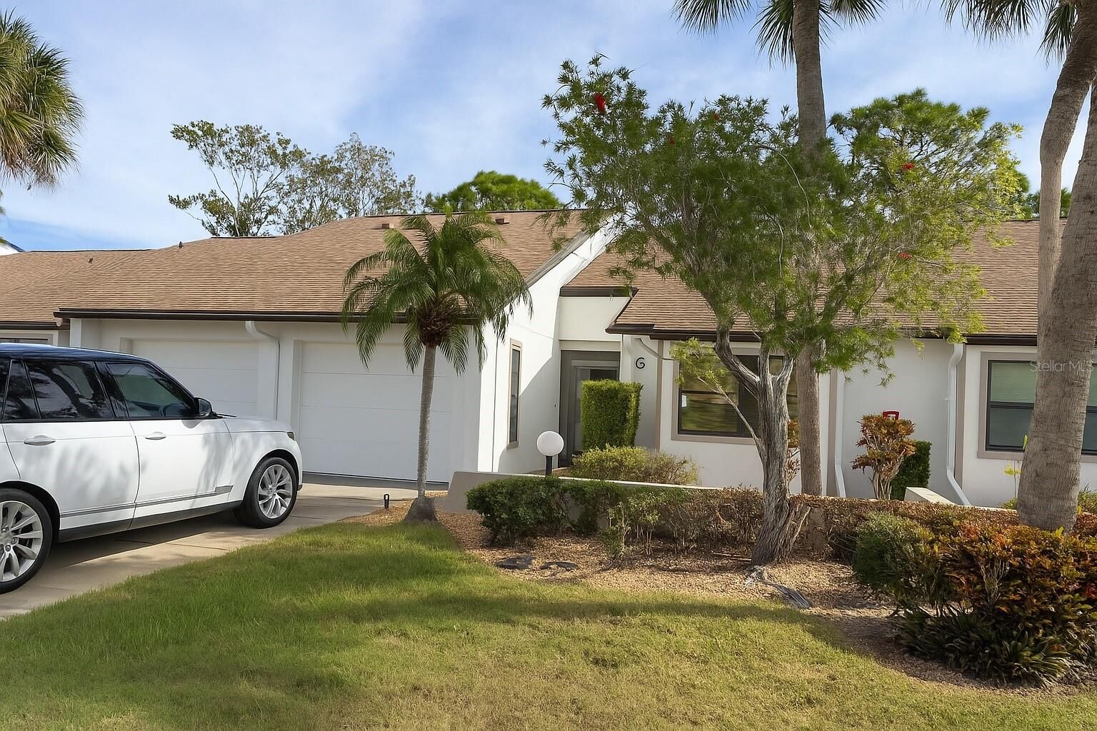 Property Photo:  1211 Capri Isles Boulevard 6  FL 34292 