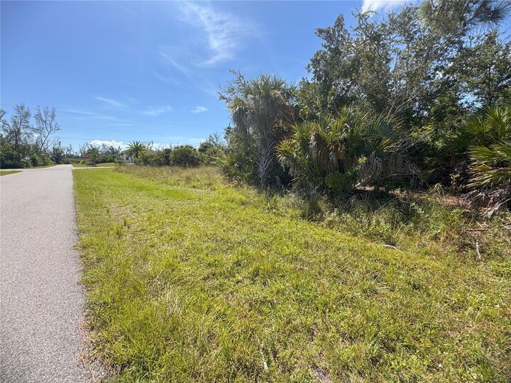 Property Photo: 15541 Havana Circle FL 33981