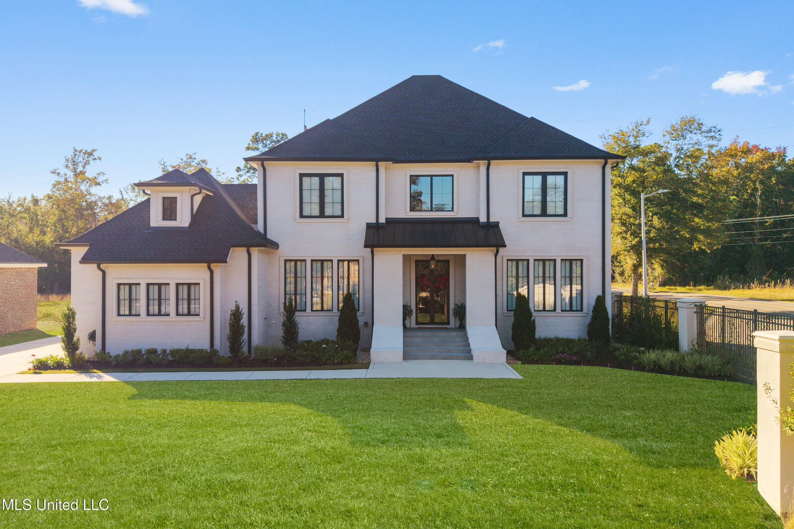 Property Photo: 699 Savannah Estates Boulevard MS 39532