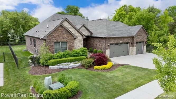 Property Photo:  423 Verona Drive  MI 48307 5204 