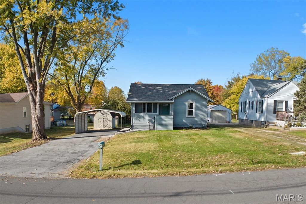 Property Photo:  229 Bender Avenue  IL 62024 