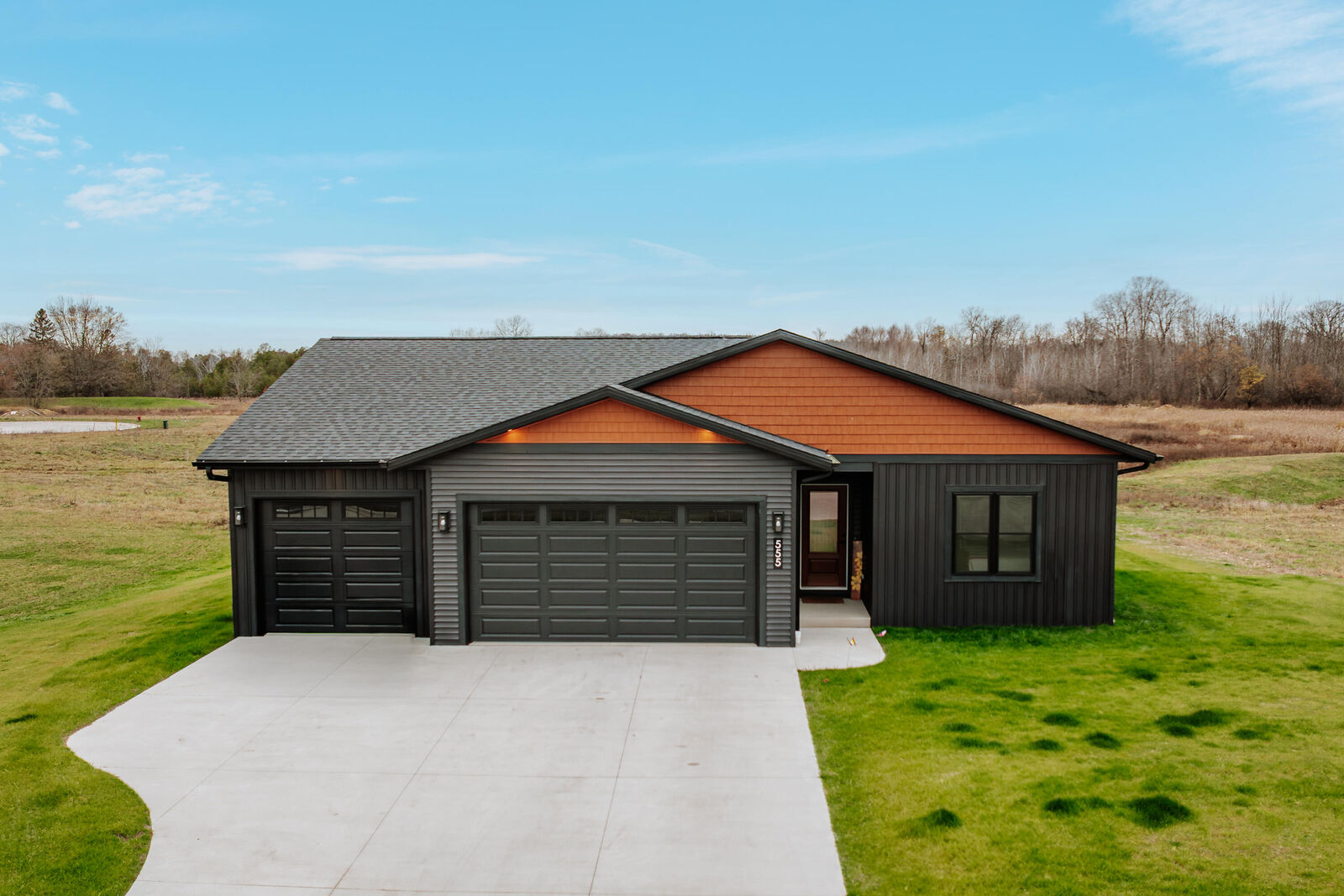 Property Photo:  555 Lake Breeze Ln  WI 53075 