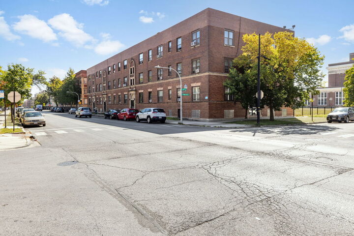 Property Photo:  953 E 61st Street 1E  IL 60637 