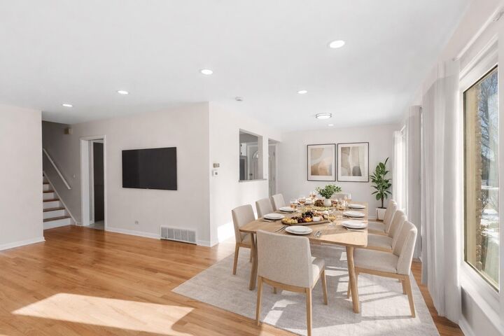 Property Photo:  1042 W Central Road  IL 60056 