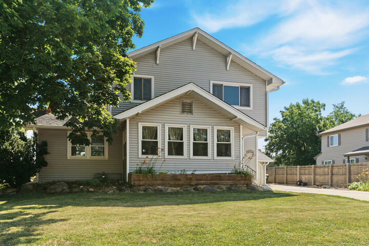 Property Photo: 206 Washington Street IL 60543