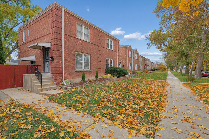 Property Photo: 1906 N Nashville Avenue IL 60707