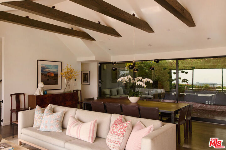 Property Photo:  8951 St Ives Drive  CA 90069 