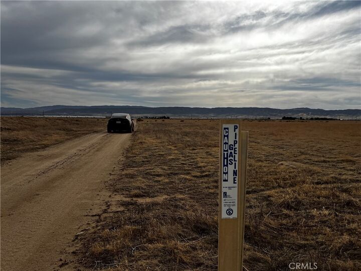 Property Photo:  90 W Avenue G2  CA 93536 