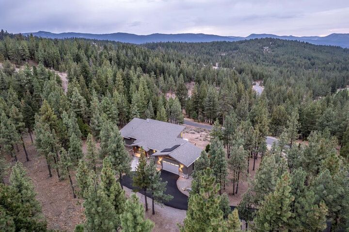 Property Photo:  522 Nighthawk  CA 96122 