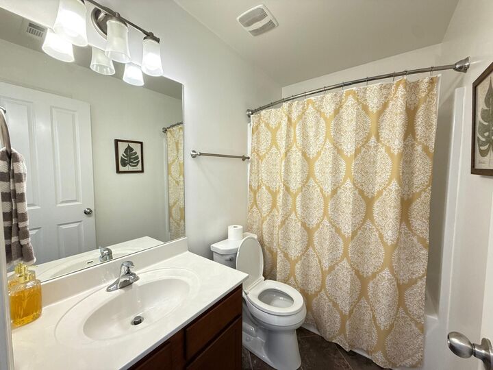 Property Photo: 2422 Duxbury Dr TN 38401