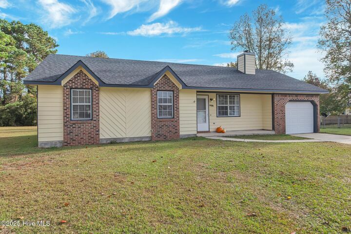 Property Photo: 406 Singletree Court NC 28540