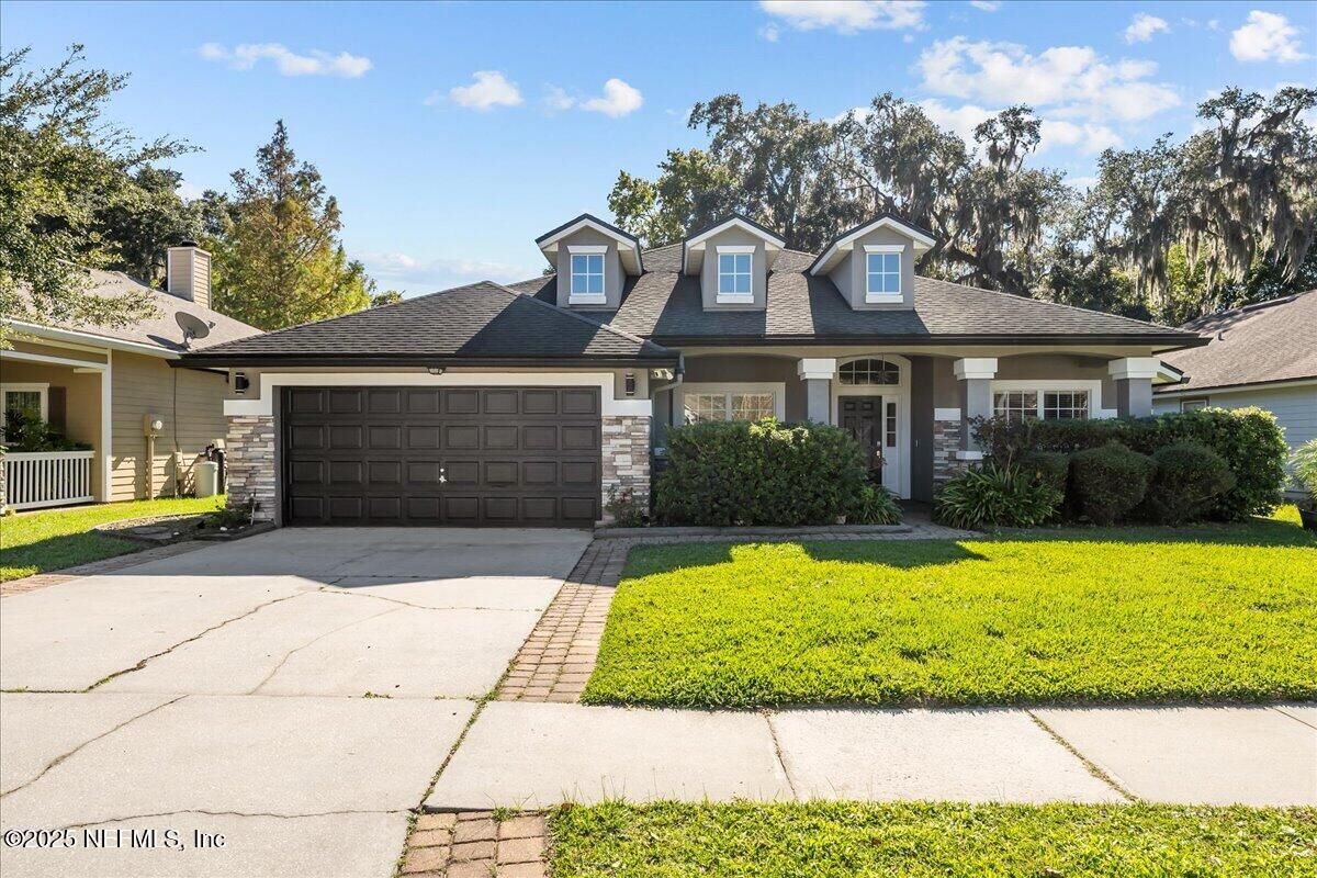 Property Photo: 536 Summer Breeze Drive N FL 32218