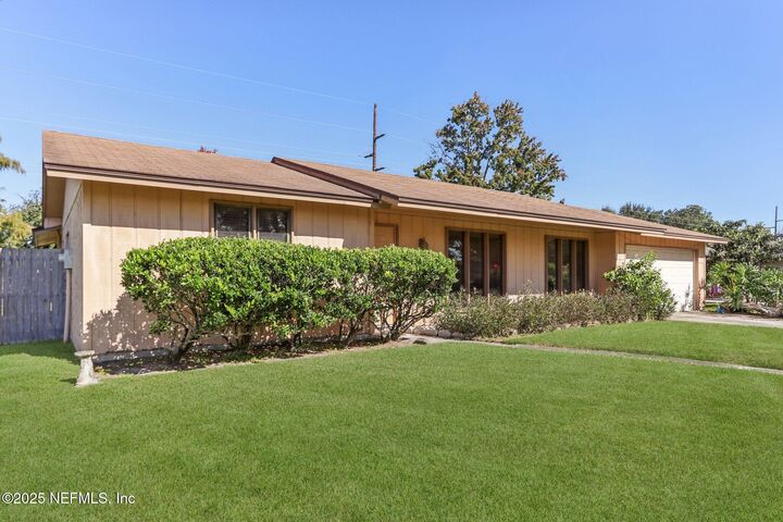 Property Photo: 1738 Papaya Drive N FL 32073