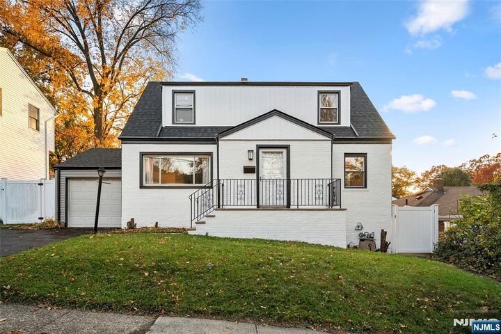 636 Elm Avenue  Ridgefield NJ 07657 photo