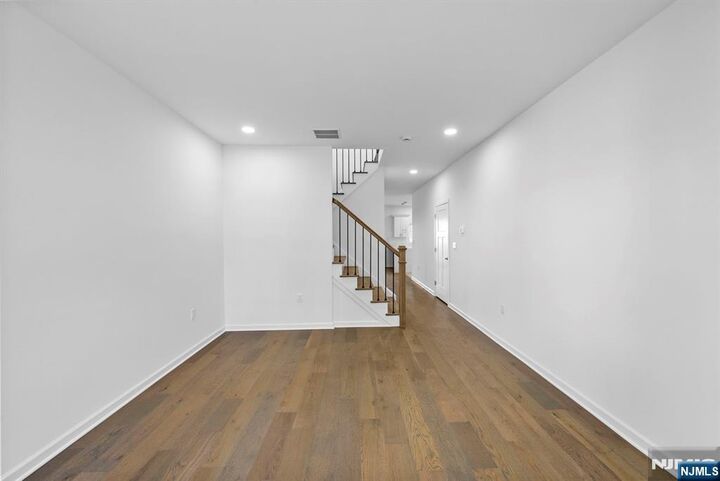 Property Photo: 410 Morris Place NJ 07203