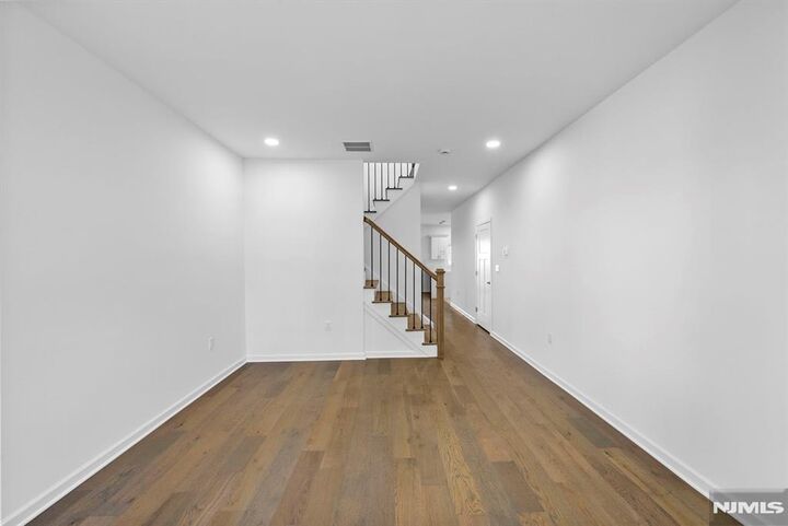 Property Photo: 410 Morris Place NJ 07203