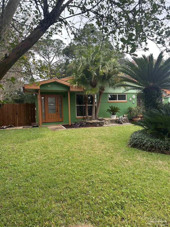 207 California Dr NE  Ft Walton Beach FL 32548 photo