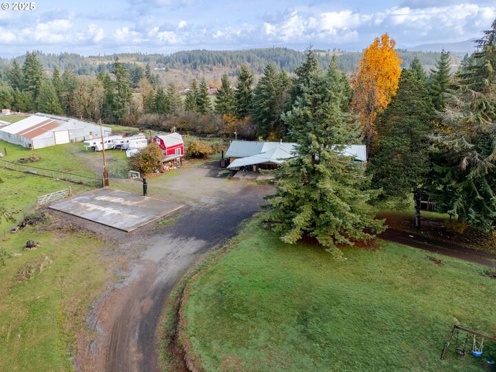 Property Photo: 40189 Mount Hope Dr OR 97355