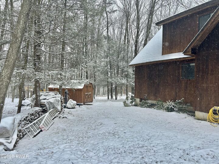 Property Photo: 10 Vista Court PA 18436